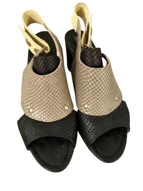 Anyi Lu Womens "Athena" Sandals Size 38.5 Leather Snakeskin Embossed Slingback